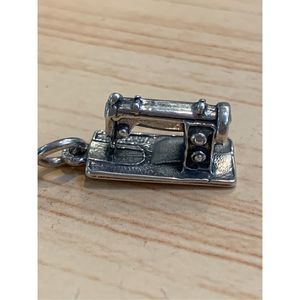 .925 Sewing Machine Sterling Silver Jewelry Charm #hobby